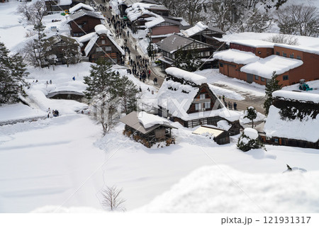 豪雪の白川郷 121931317