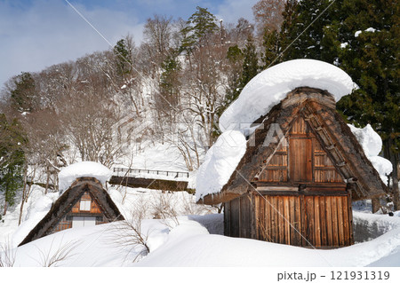 豪雪の白川郷 121931319