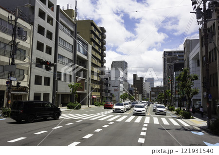 ありふれた市街地の風景 ありふれた市街地の風景 121931540
