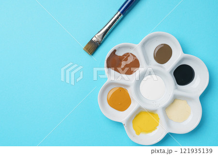 絵の具と筆 絵の具と筆 121935139