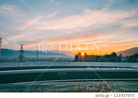 諏訪湖SA（上り）より日の出を撮影 121937055