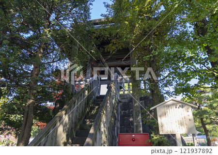 川崎大師の鐘楼堂 121937892