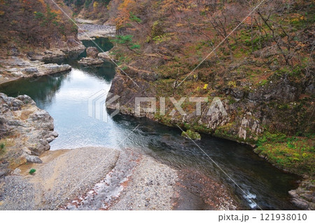 秋の龍王峡 虹見橋から下流をの望む 秋の龍王峡 虹見橋から下流をの望む 121938010