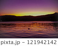 紅に染まる海 121942142