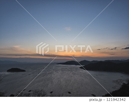 万葉の岬から見る播磨灘の夕景 121942342