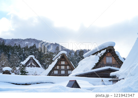 豪雪の白川郷 豪雪の白川郷 121942347