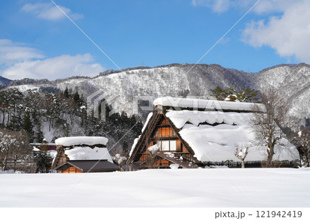 豪雪の白川郷 121942419