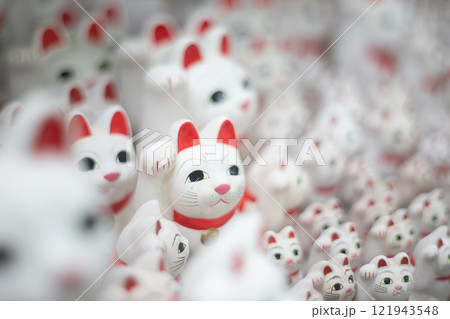 小さな招き猫たち 小さな招き猫たち 121943548