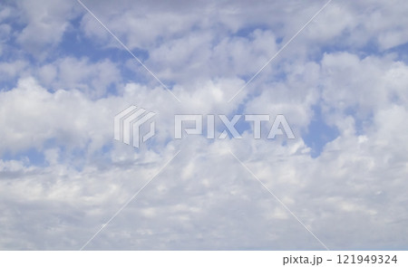 Overcast sky with dark clouds. Dark sky before a thunder-storm. The gray cloud background before rain. 121949324