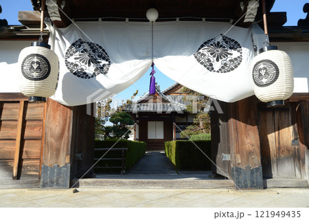 妙心寺　慈雲院の山門の式幕　京都市右京区花園 121949435