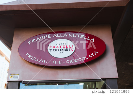 シチリア島の看板 121951993