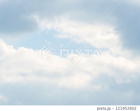 1月の空の白い雲167 121952602