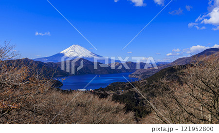 大観山から見た芦ノ湖と富士山 121952800