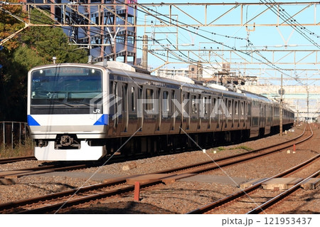 上野東京ラインから東海道線へ直通する常磐線の電車 121953437