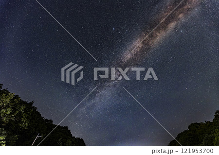 春の星景夏の大三角と天の川 白鳥座 春の星景夏の大三角と天の川 白鳥座 121953700