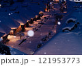 雪が降る大内宿 121953773