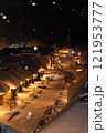 雪が降る大内宿 121953777