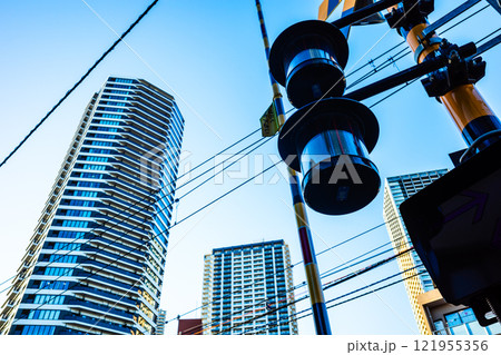 東京の街風景 都電の踏切とタワーマンション 2024.11 a-2 高彩度コントラスト 東京の街風景 都電の踏切とタワーマンション 2024.11 a-2 高彩度コントラスト 121955356