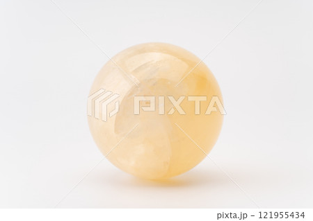美しいゴールデンカルサイトの丸玉 121955434