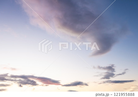 朝焼け空と不思議な雲 朝焼け空と不思議な雲 121955888