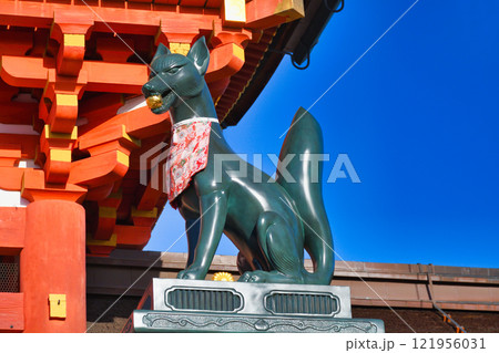京都 伏見稲荷大社 狛狐(京都府京都市伏見区) 京都 伏見稲荷大社 狛狐(京都府京都市伏見区) 121956031