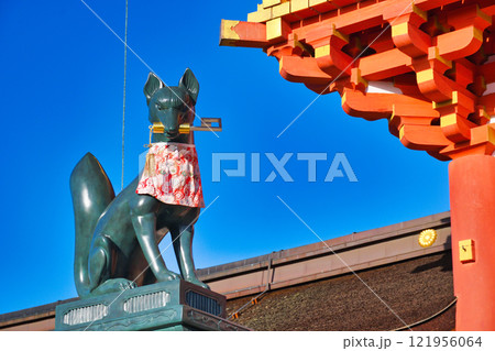 京都 伏見稲荷大社 狛狐(京都府京都市伏見区) 京都 伏見稲荷大社 狛狐(京都府京都市伏見区) 121956064