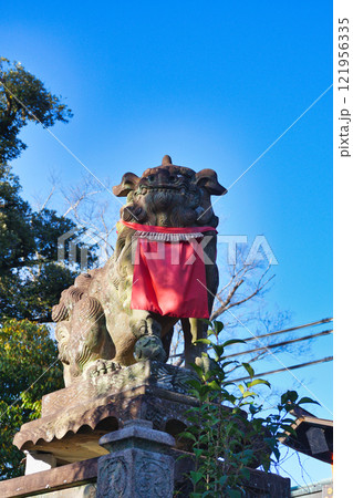 京都　伏見稲荷大社　狛犬（京都府京都市伏見区） 121956335