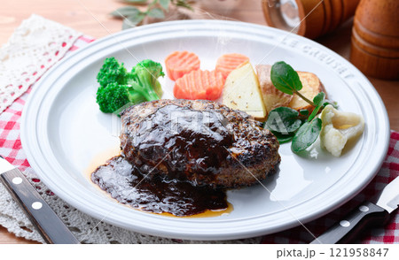 デミグラスハンバーグ 121958847