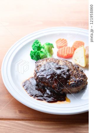 デミグラスハンバーグ 121958860