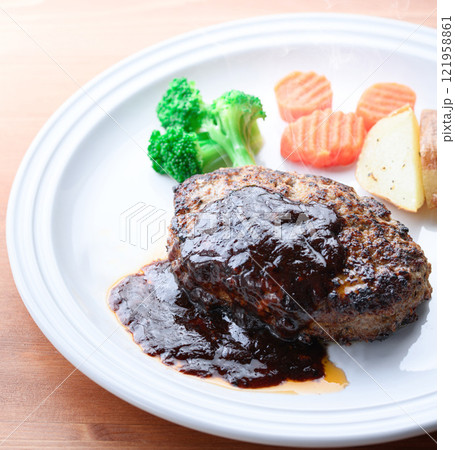 デミグラスハンバーグ 121958861