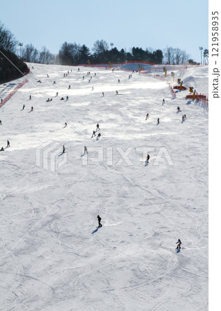 Winter scenery of hongCheon-gun ski resort in Gangwon-do Winter scenery of hongCheon-gun ski resort in Gangwon-do 121958935