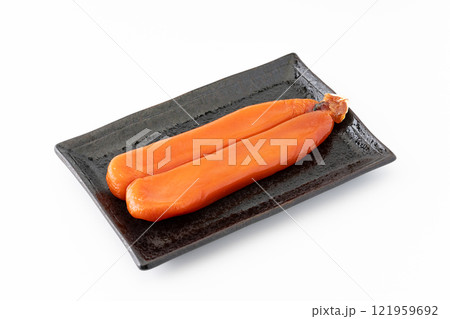 お皿に載せた一腹のカラスミ 121959692