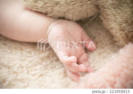 赤ちゃんの手のイメージ画像 121959813