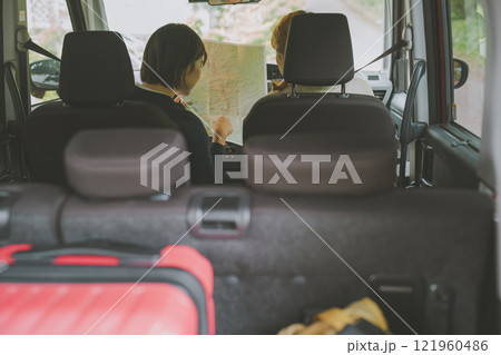 車で女子旅 車で女子旅 121960486