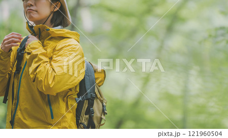 女子ハイカー 121960504