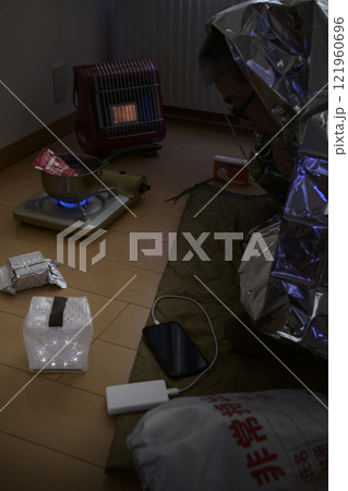 自宅避難（冬） 121960696