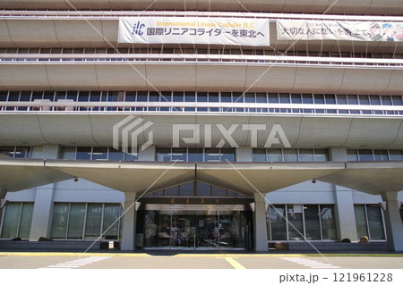 盛岡ランドマーク　岩手県庁 県庁舎正面口 121961228