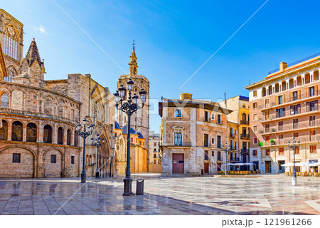 Basilica Cathedral of the Assumption of Our Lady. Valencia. 121961266