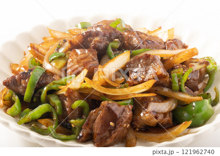 中落ちカルビ（牛肉）オイスターソース炒め 121962740