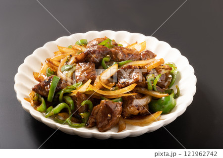 中落ちカルビ(牛肉)オイスターソース炒め 中落ちカルビ(牛肉)オイスターソース炒め 121962742