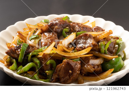 中落ちカルビ(牛肉)オイスターソース炒め 中落ちカルビ(牛肉)オイスターソース炒め 121962743