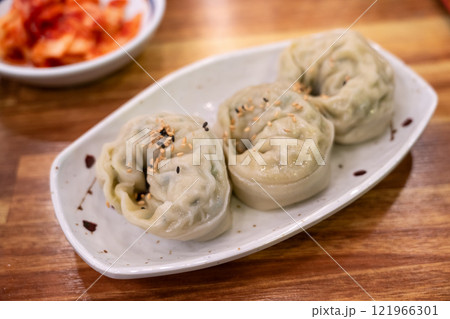 だんご 餃子 団子 121966301