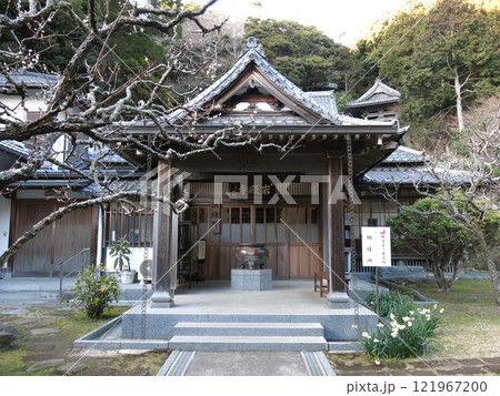 逗子市の岩殿寺(納経所・本堂) 逗子市の岩殿寺(納経所・本堂) 121967200