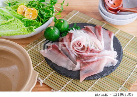 鍋料理　鰤しゃぶ 121968308