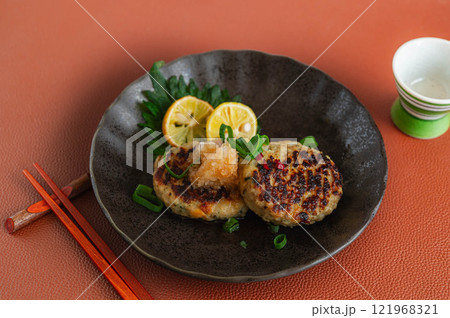 焼き軟骨入り鶏つくね おろしポン酢がけ 焼き軟骨入り鶏つくね おろしポン酢がけ 121968321
