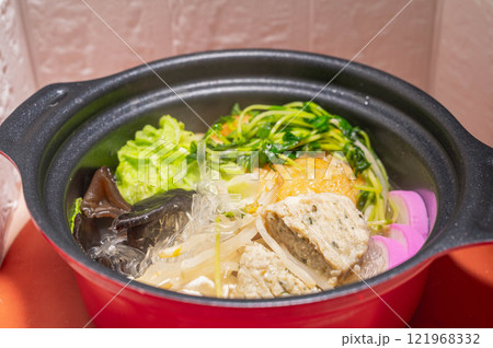 ヘルシーな鶏豆乳鍋 121968332