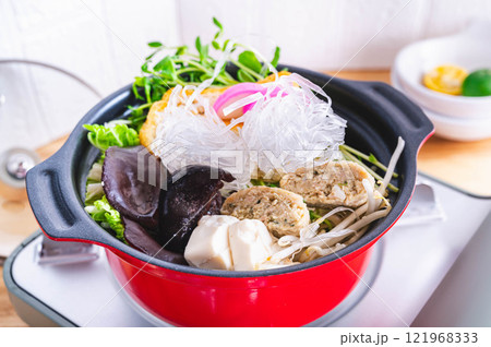 鶏豆乳鍋作り 鶏豆乳鍋作り 121968333