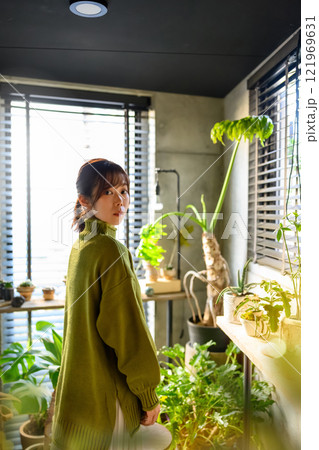 スタジオで撮影された人物ポートレートのコレクション 121969631