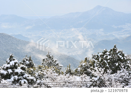 南国九州長崎の雪景色 南国九州長崎の雪景色 121970978