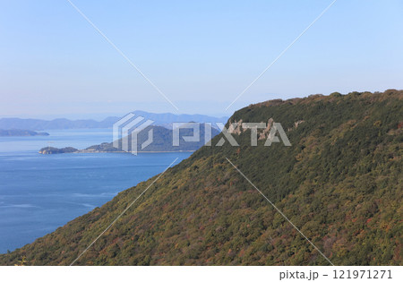 屋島南嶺から見る北嶺と瀬戸内の島々 121971271